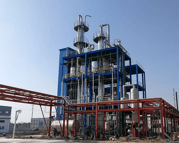 精馏塔现场